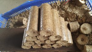 Củi ép mùn cưa có nguy cơ bị hỏng nếu không được bảo quản đúng cách